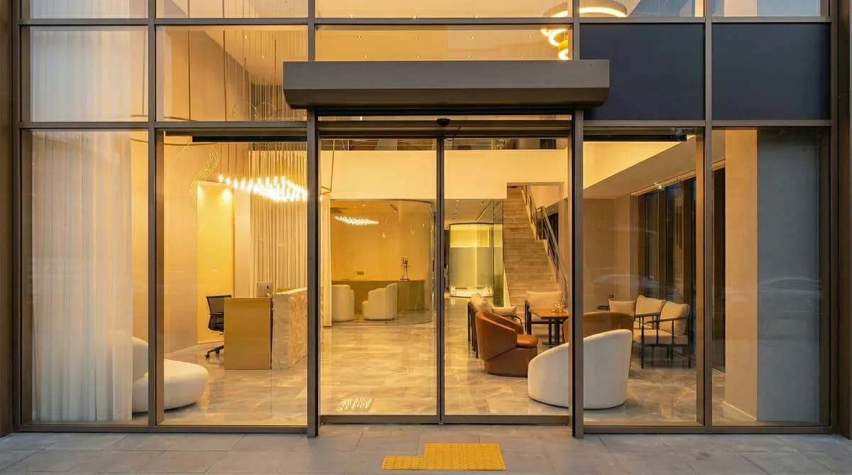 Fotoselli otomatik kapı sistemi — AKS Otomasyon kurulumu