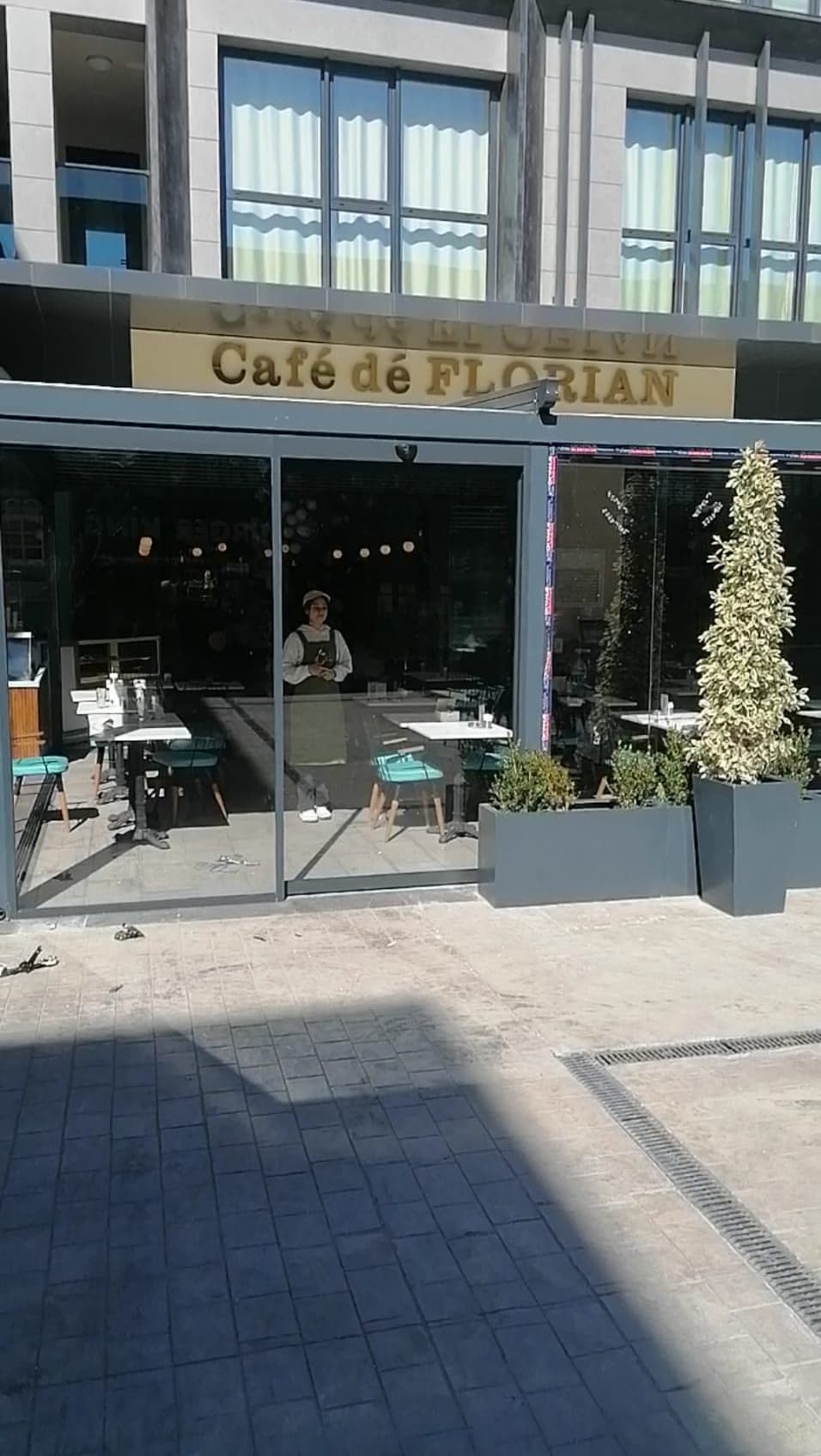 Esenyurt Ofis Binası Fotoselli Kapı Kurulumu