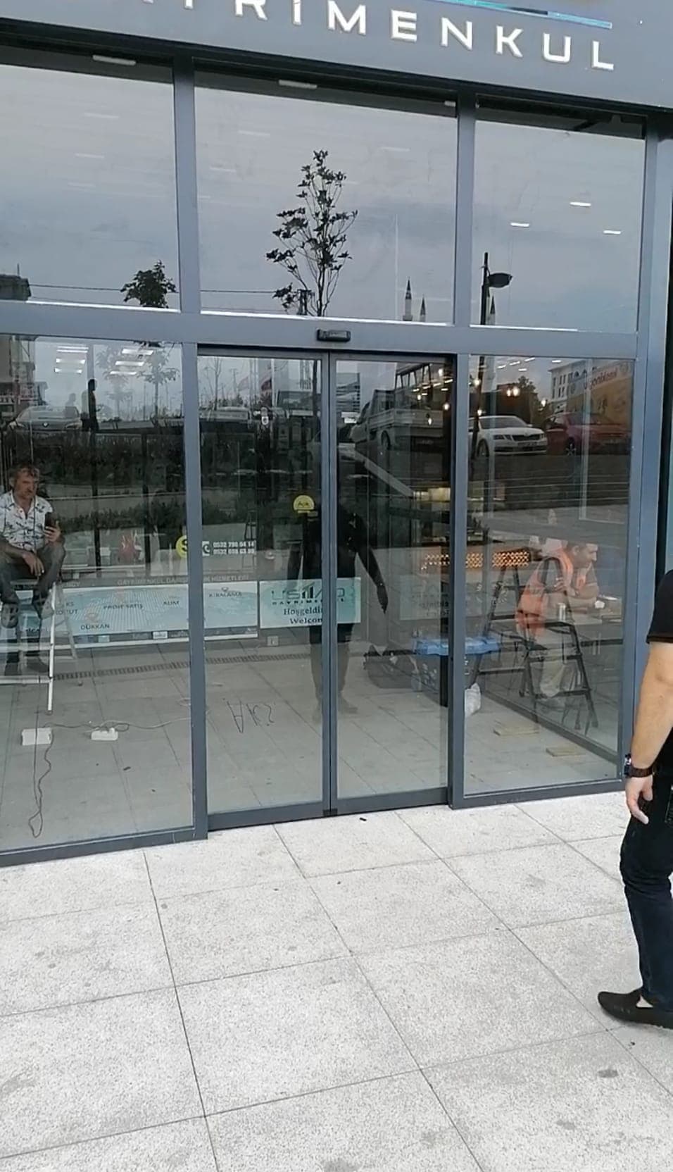 İzmir AVM Otoparkı Bariyer Kontrol Sistemi